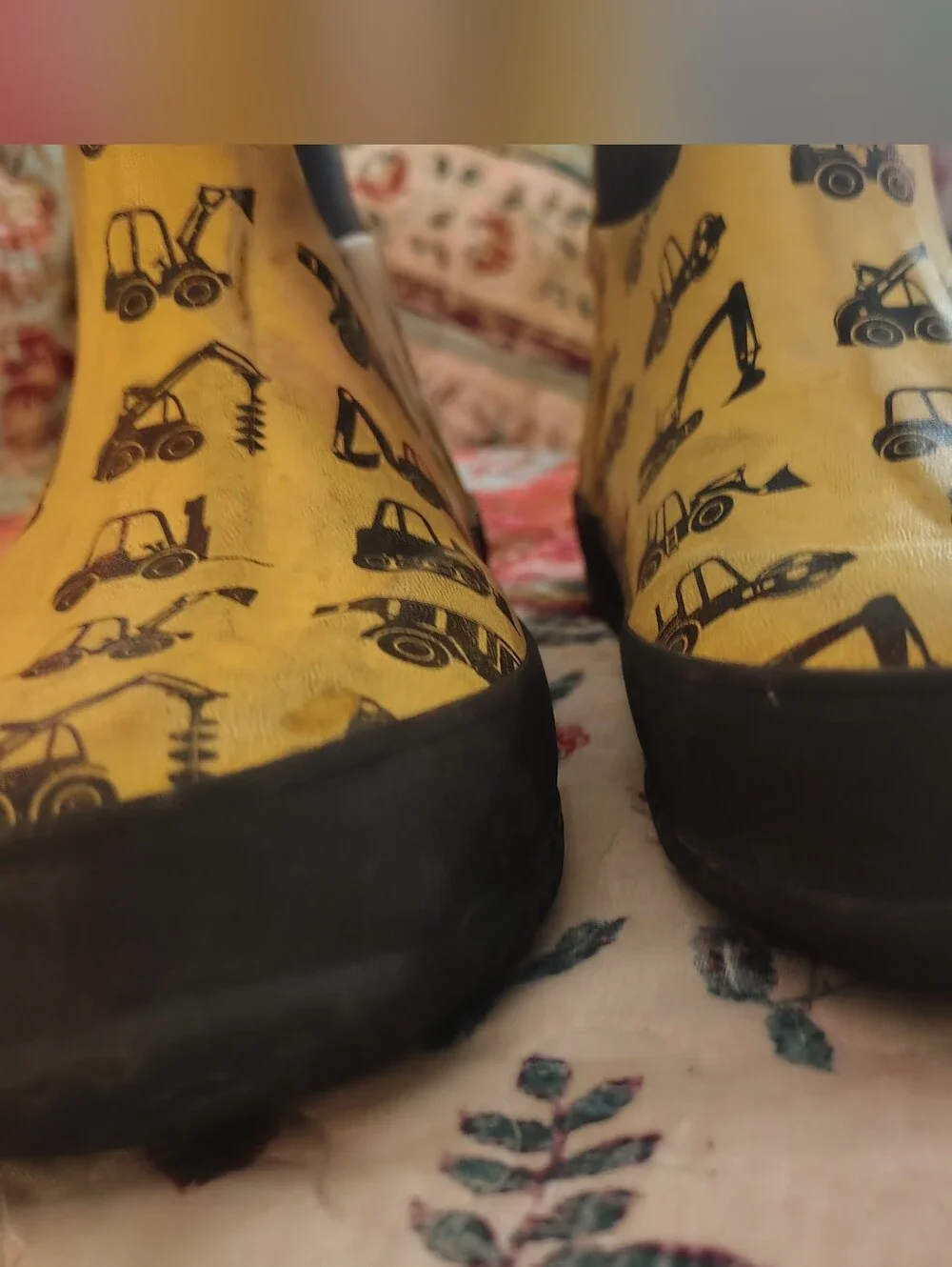 Kids Construction Trucks Yellow Waterproof Neoprene Rubber Rain Boots Pull On 5